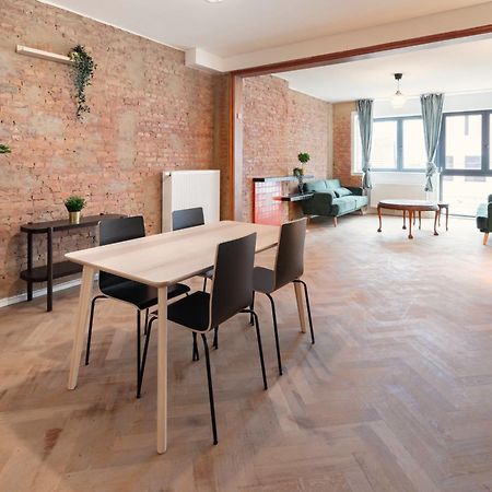 Two-Bedroom Apartments In The Heart Of アントウェルペン エクステリア 写真