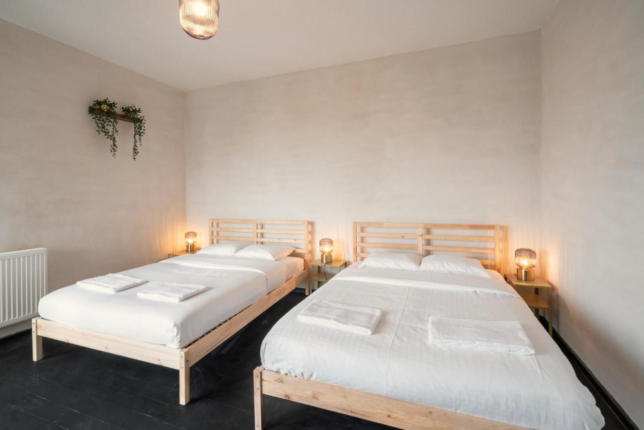 Two-Bedroom Apartments In The Heart Of アントウェルペン エクステリア 写真