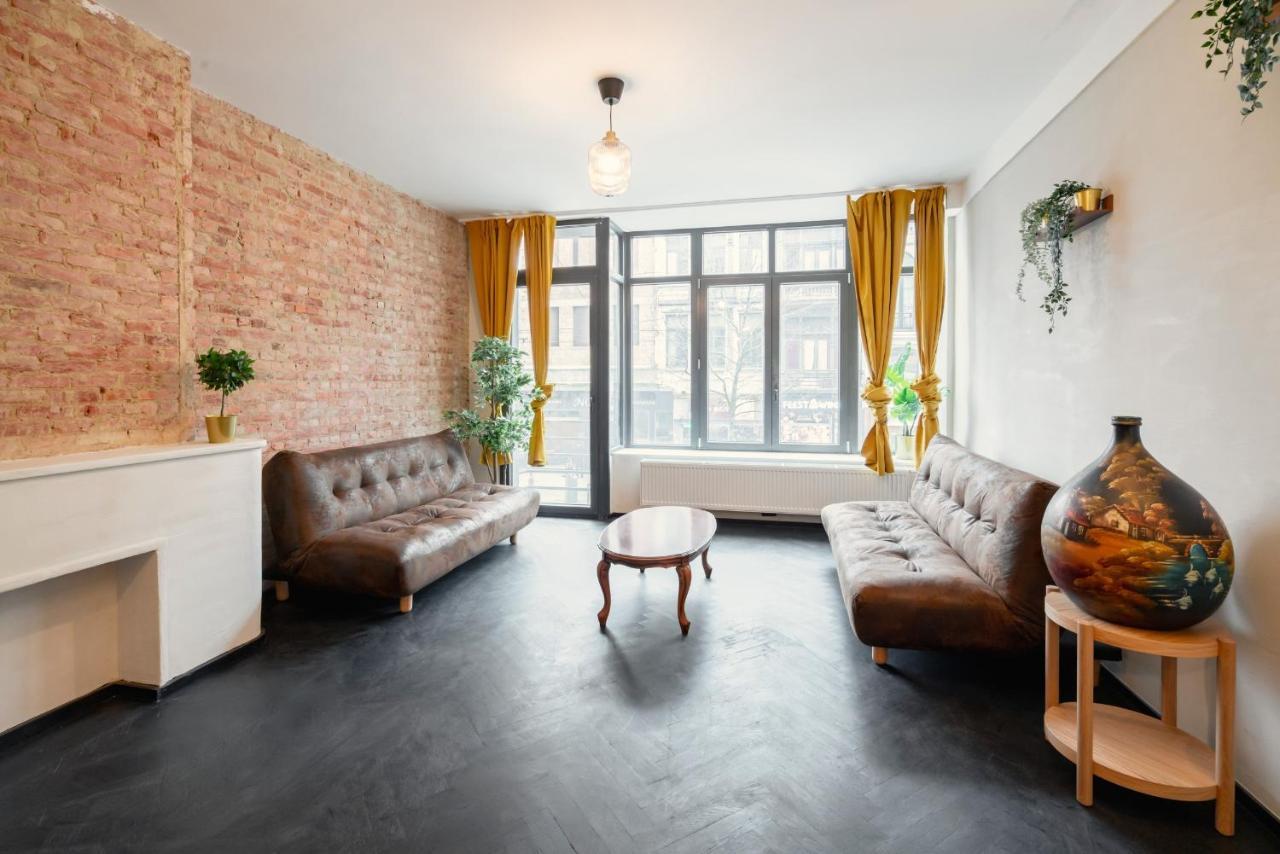 Two-Bedroom Apartments In The Heart Of アントウェルペン エクステリア 写真