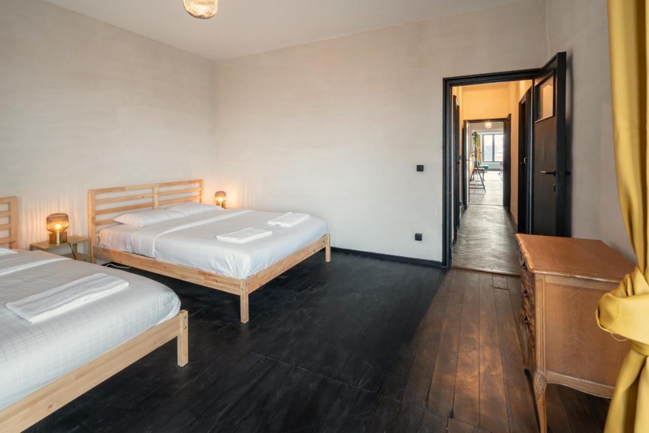 Two-Bedroom Apartments In The Heart Of アントウェルペン エクステリア 写真