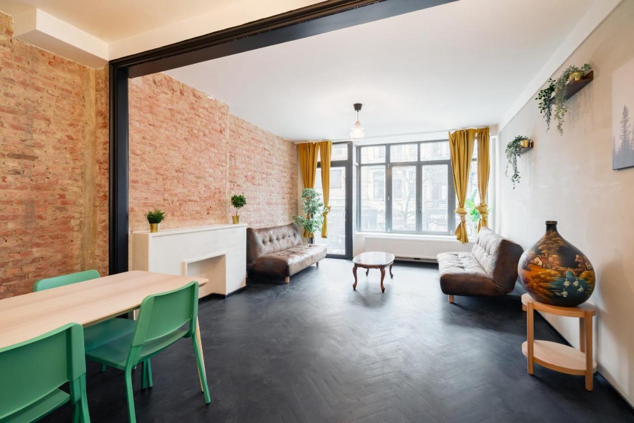 Two-Bedroom Apartments In The Heart Of アントウェルペン エクステリア 写真