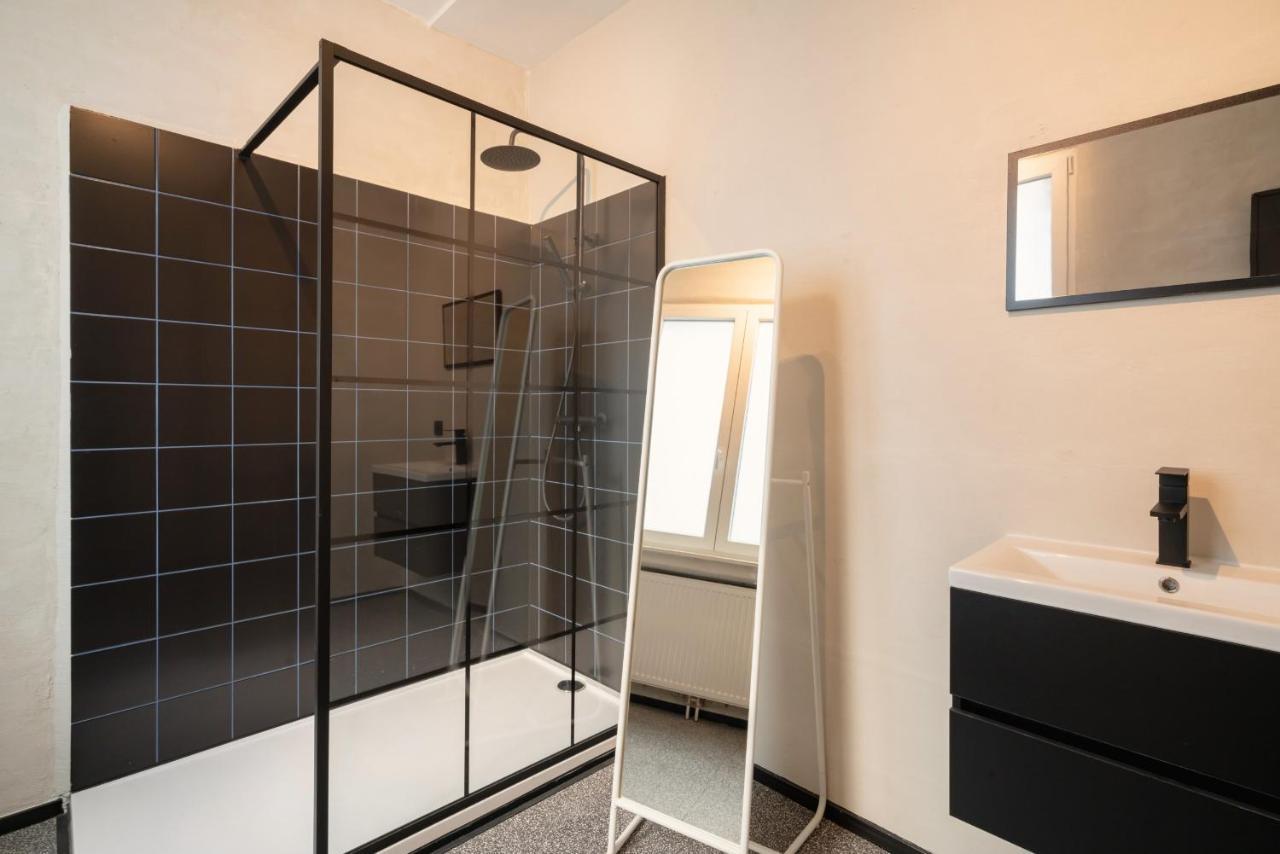 Two-Bedroom Apartments In The Heart Of アントウェルペン エクステリア 写真