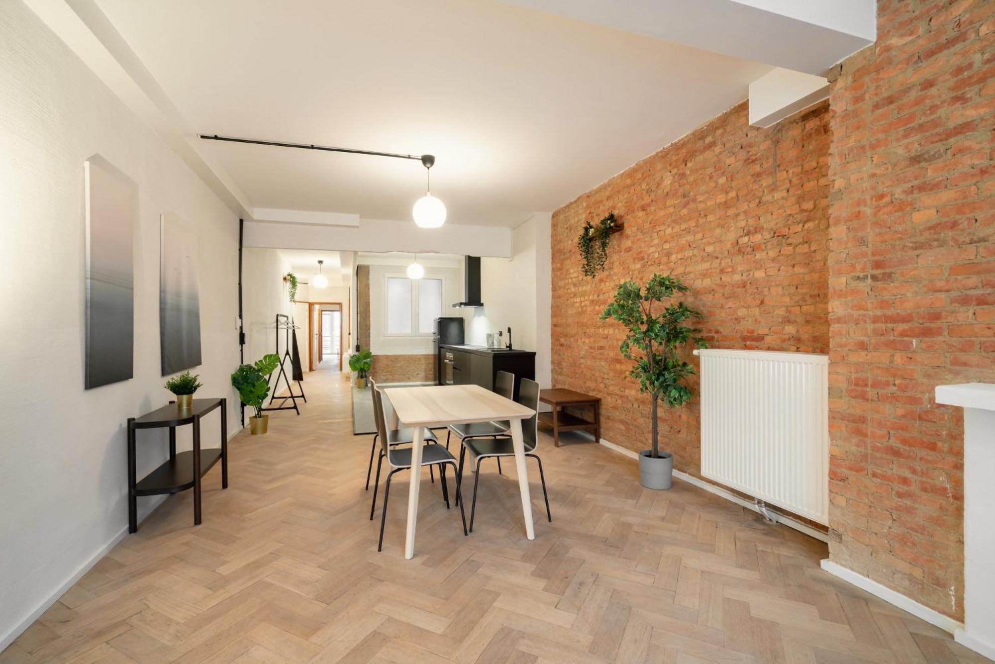 Two-Bedroom Apartments In The Heart Of アントウェルペン エクステリア 写真