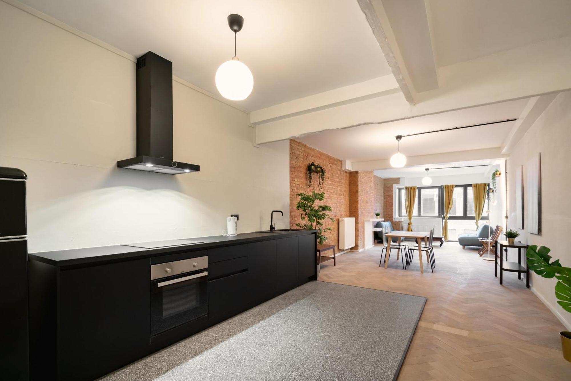 Two-Bedroom Apartments In The Heart Of アントウェルペン エクステリア 写真