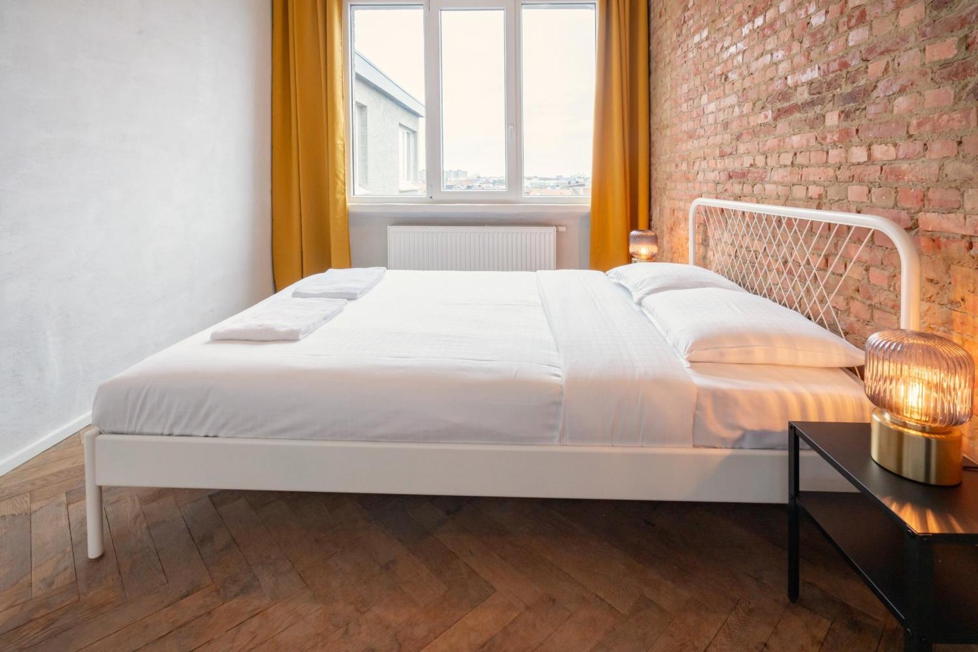 Two-Bedroom Apartments In The Heart Of アントウェルペン エクステリア 写真